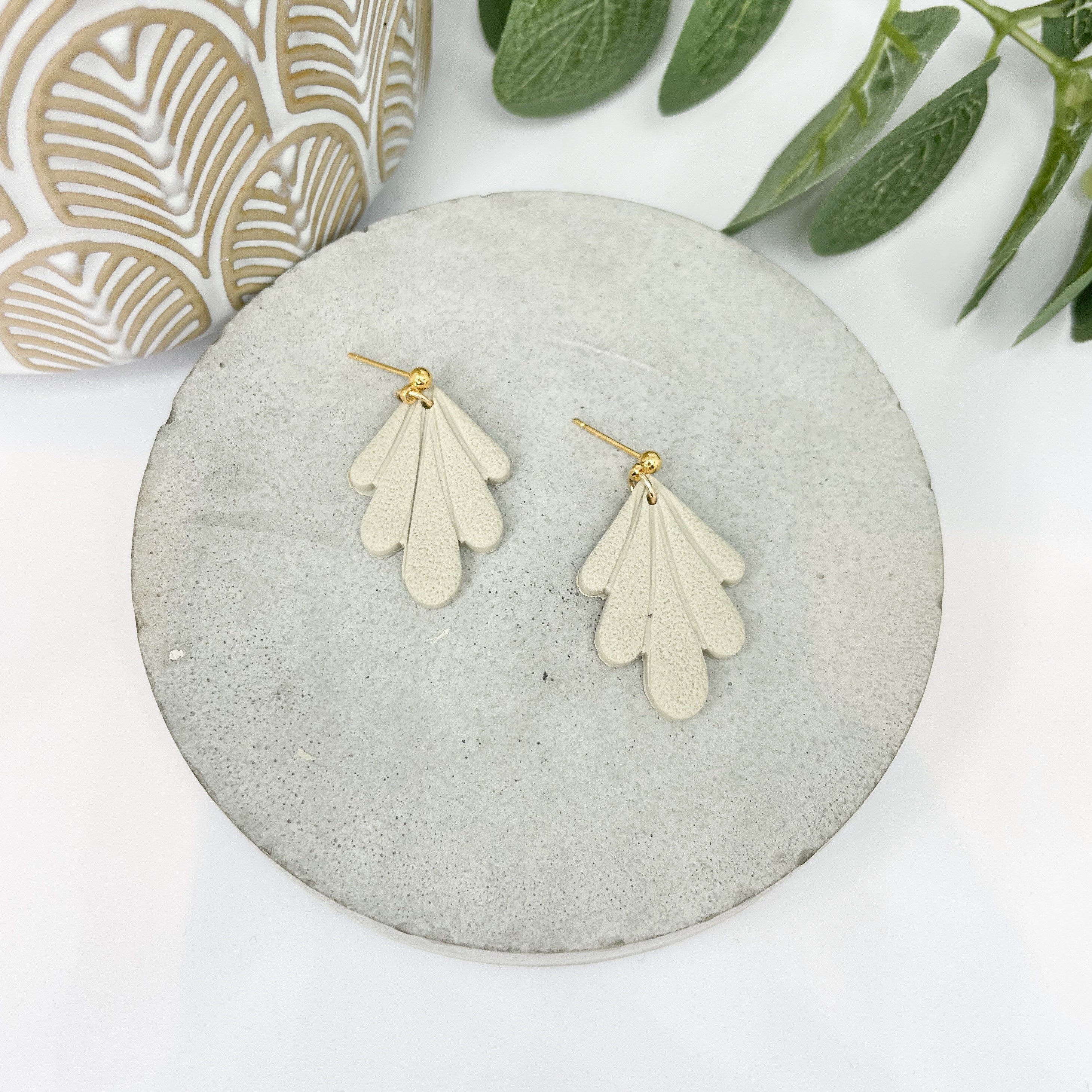 Best hot sale friend earrings